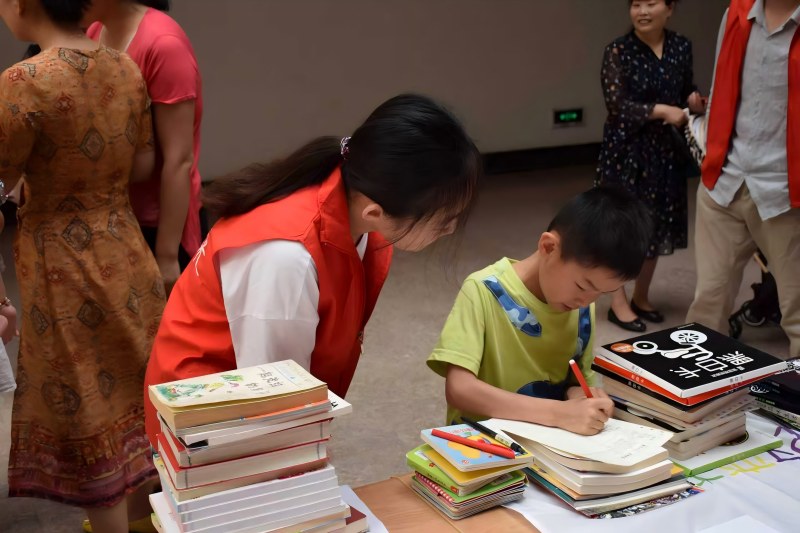 Trao yêu thương, sát cánh với lòng nhân ái - Bao bì Yilida